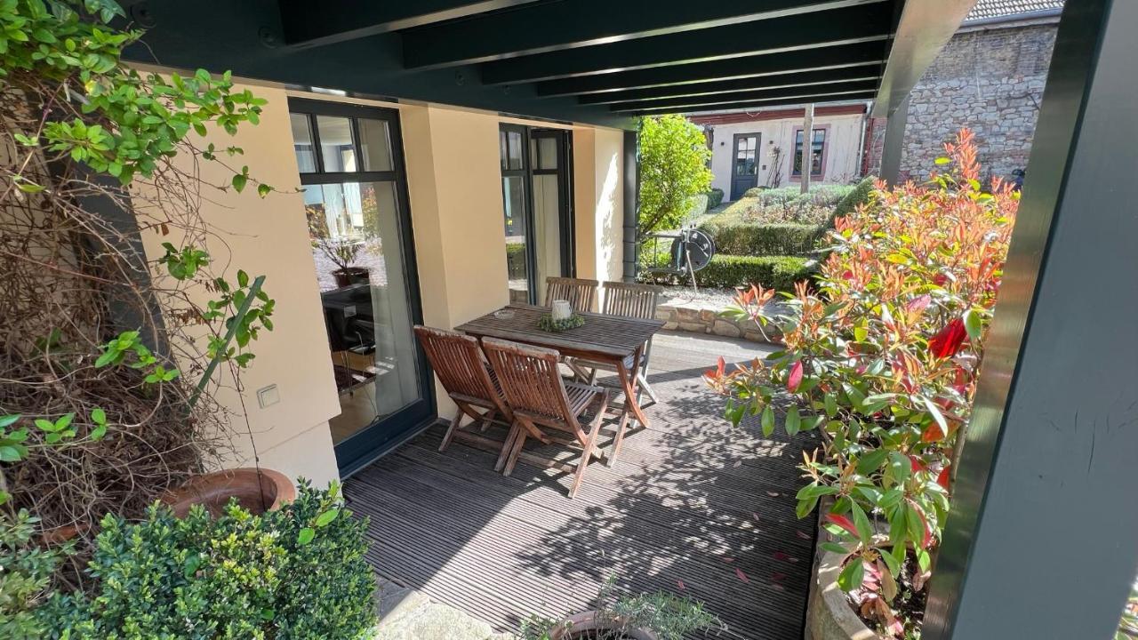 Ferienwohnung Im Stadionischem Hof Walluf Luaran gambar